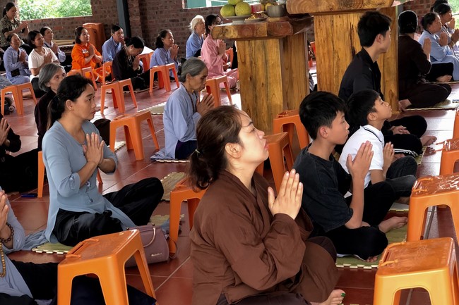 Three-Jewel Refuge Ceremony at Dai Co Viet Pagoda – Yen Bai