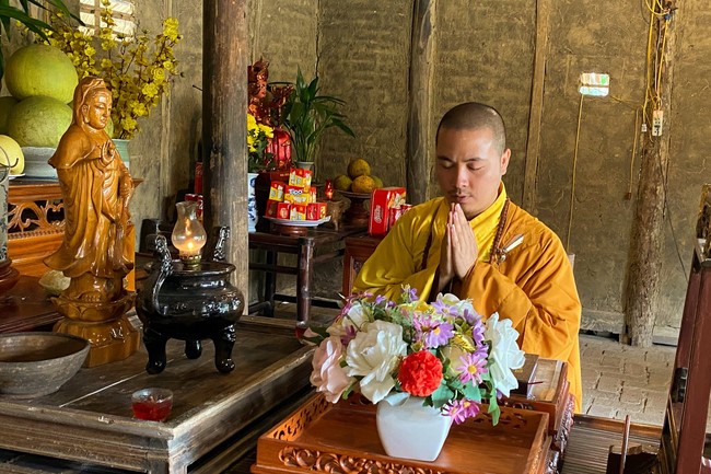 Three-Jewel Refuge Ceremony at Dai Co Viet Pagoda – Yen Bai