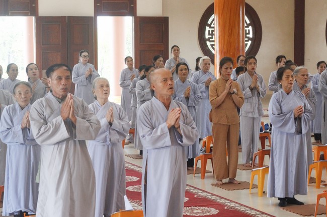 One-Day Practice at Giai Lam Pagoda - Ha Tinh