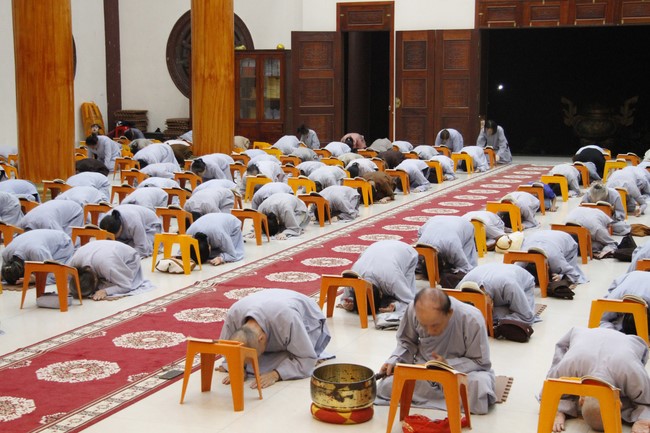 One-Day Practice at Giai Lam Pagoda - Ha Tinh