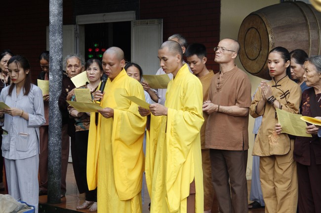 One-Day Practice at Giai Lam Pagoda - Ha Tinh