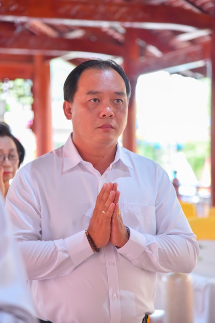 Wedding Ceremony at the pagoda