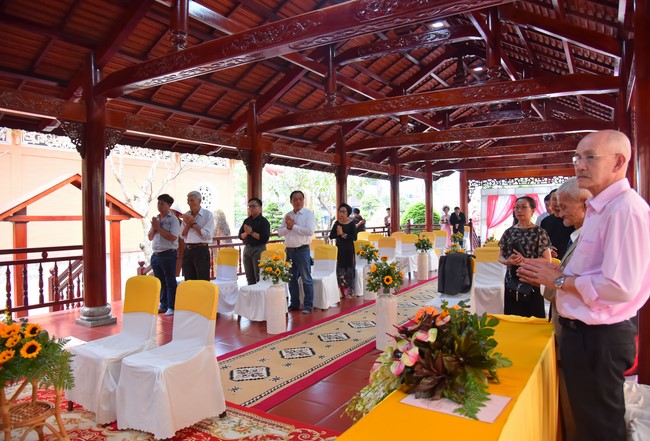 Wedding Ceremony at the pagoda