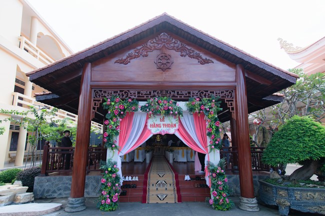 Wedding Ceremony at the pagoda