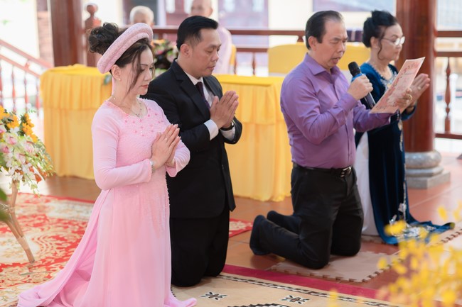 Wedding Ceremony at the pagoda