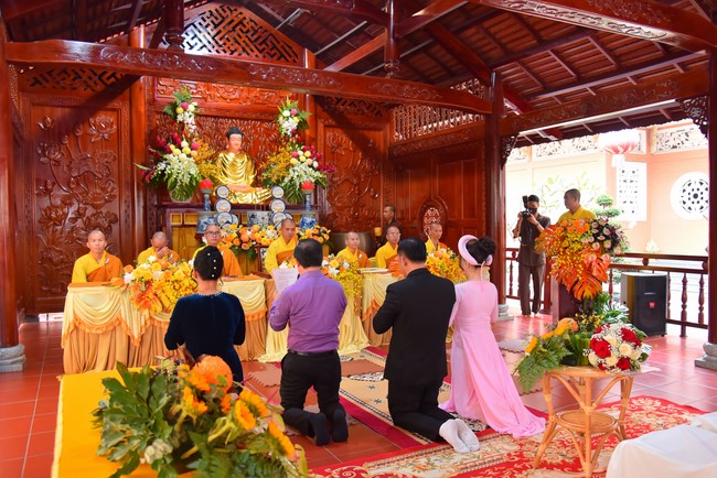Wedding Ceremony at the pagoda