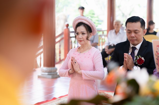 Wedding Ceremony at the pagoda