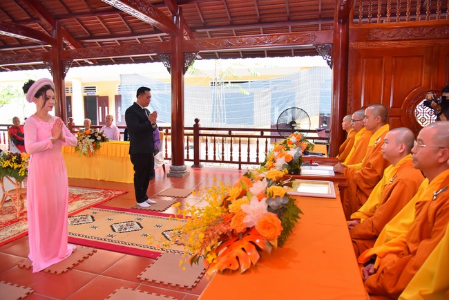 Wedding Ceremony at the pagoda