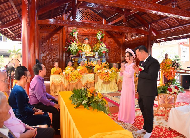 Wedding Ceremony at the pagoda