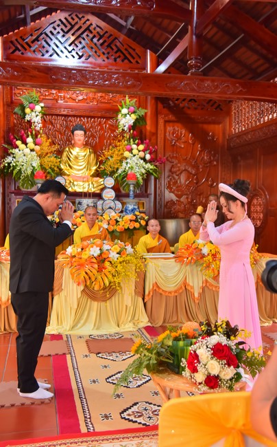 Wedding Ceremony at the pagoda