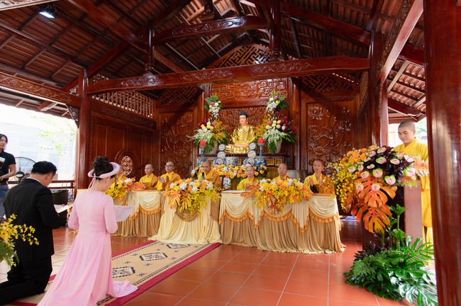 Wedding Ceremony at the pagoda