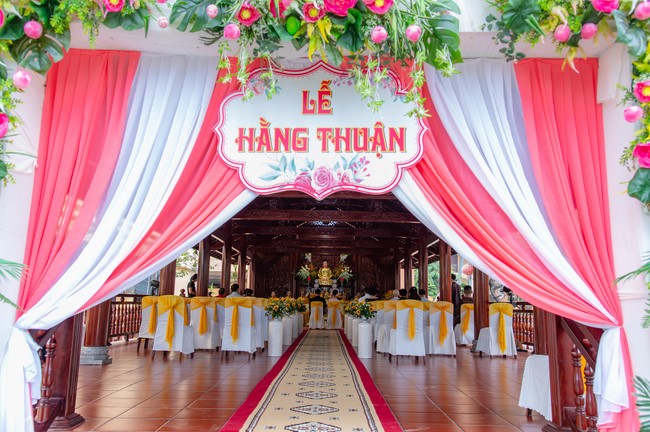 Wedding Ceremony at the pagoda