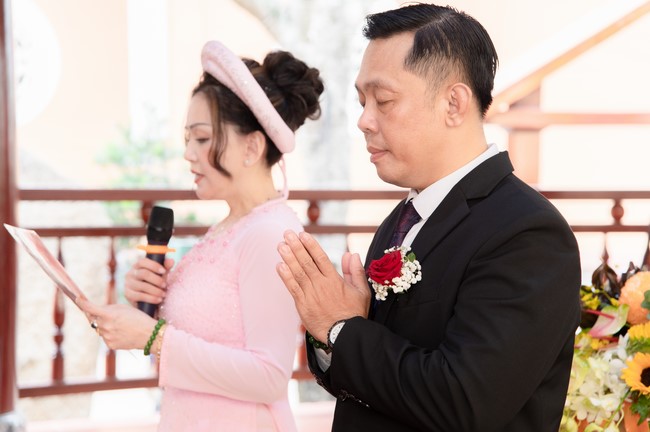 Wedding Ceremony at the pagoda