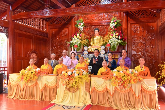 Wedding Ceremony at the pagoda