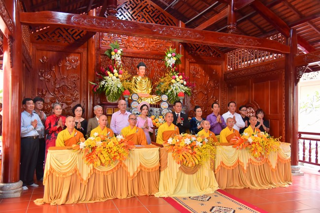 Wedding Ceremony at the pagoda