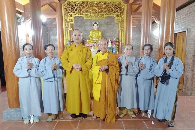 Ban Từ Thiện: Cúng dường các chi nhánh