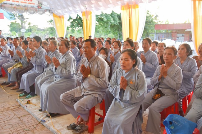 Ban Từ Thiện: Cúng dường các chi nhánh