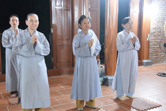 Ban Từ Thiện: Cúng dường các chi nhánh