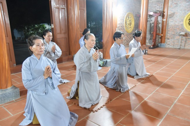 Ban Từ Thiện: Cúng dường các chi nhánh