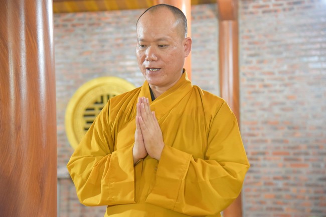 Ban Từ Thiện: Cúng dường các chi nhánh