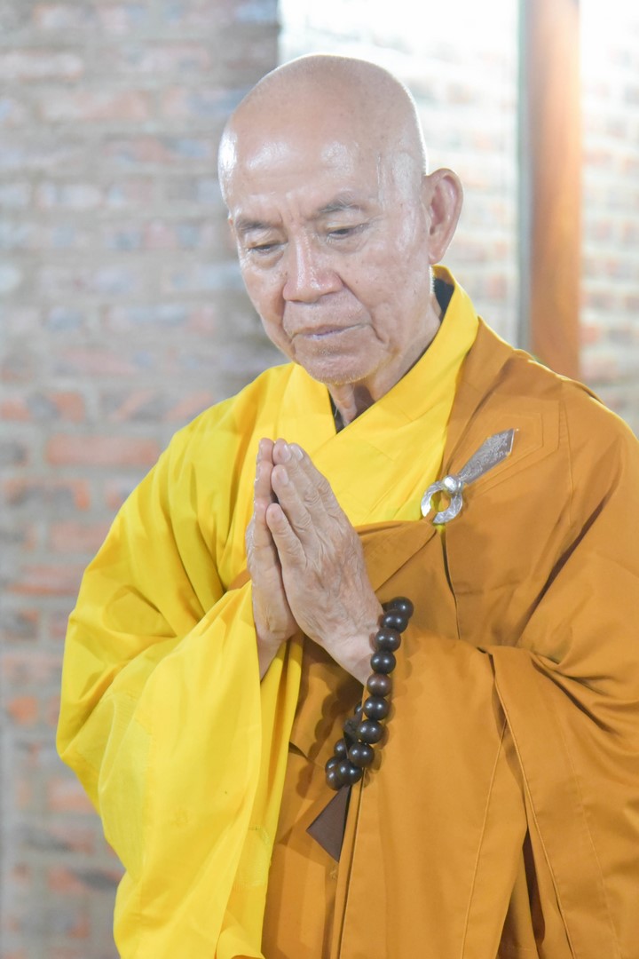 Ban Từ Thiện: Cúng dường các chi nhánh