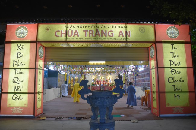 Ban Từ Thiện: Cúng dường các chi nhánh