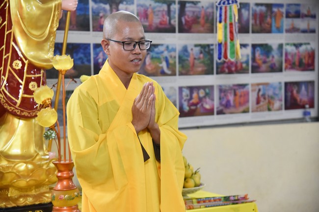 Ban Từ Thiện: Cúng dường các chi nhánh