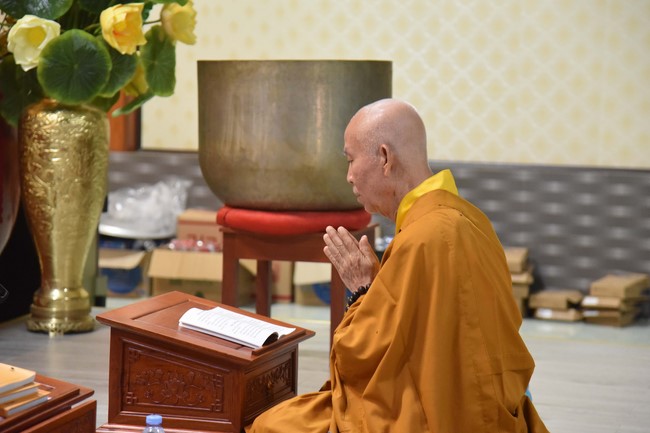 Ban Từ Thiện: Cúng dường các chi nhánh