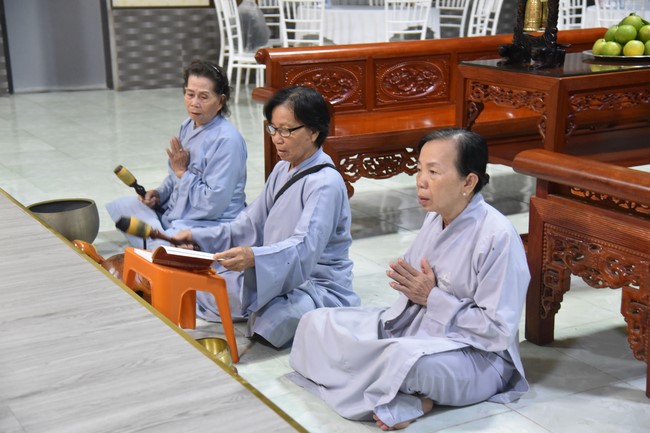 Ban Từ Thiện: Cúng dường các chi nhánh