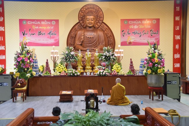 Ban Từ Thiện: Cúng dường các chi nhánh