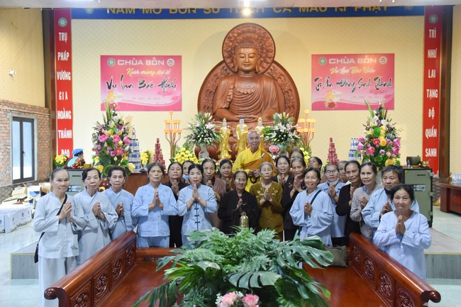 Ban Từ Thiện: Cúng dường các chi nhánh