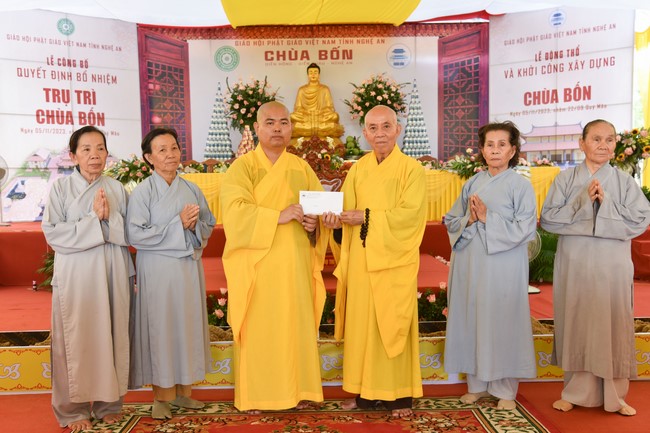 Ban Từ Thiện: Cúng dường các chi nhánh