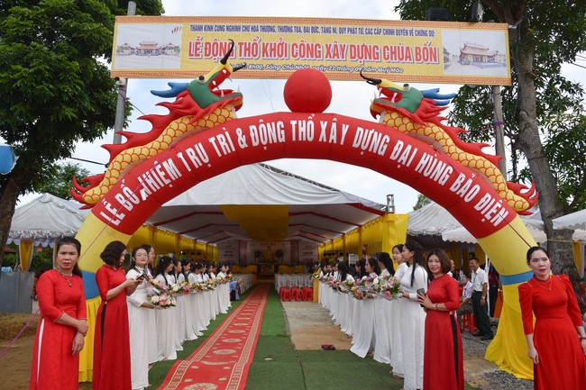 Ban Từ Thiện: Cúng dường các chi nhánh