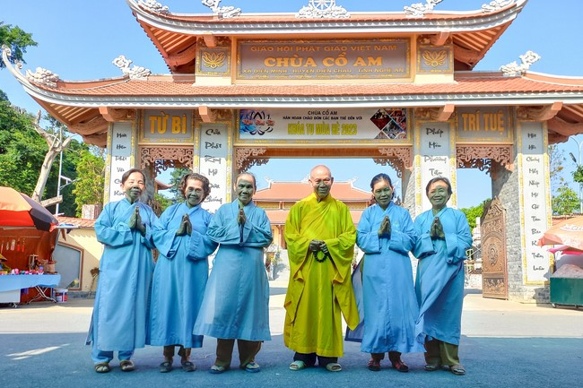 Ban Từ Thiện: Cúng dường các chi nhánh