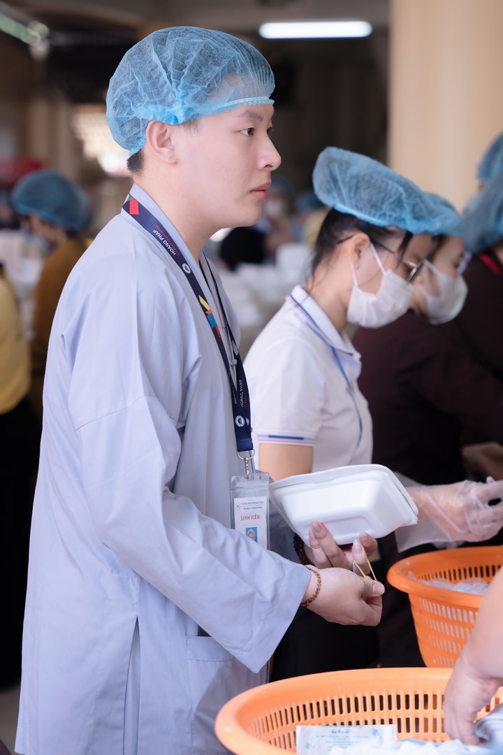 Tu niệm Phật một ngày