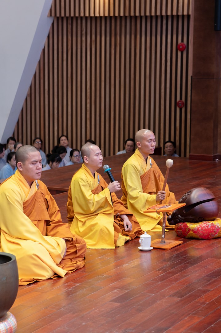 Tu niệm Phật một ngày