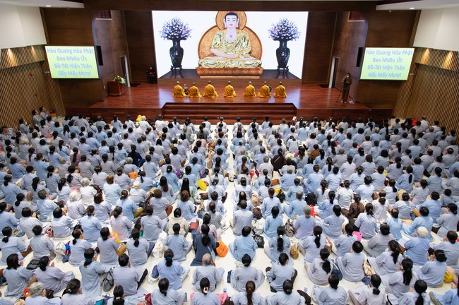 Tu niệm Phật một ngày