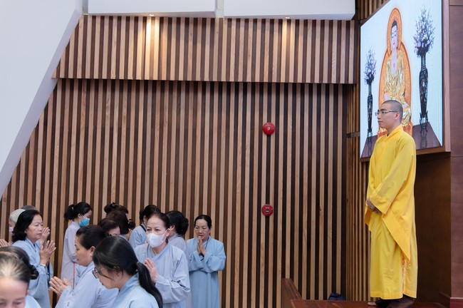 Tu niệm Phật một ngày