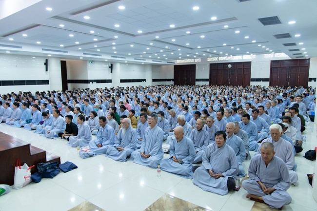 Tu niệm Phật một ngày