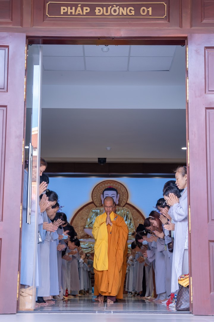 Tu niệm Phật một ngày