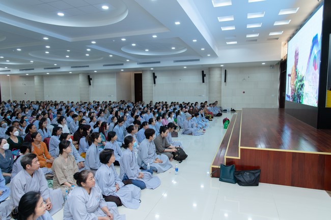 Tu niệm Phật một ngày