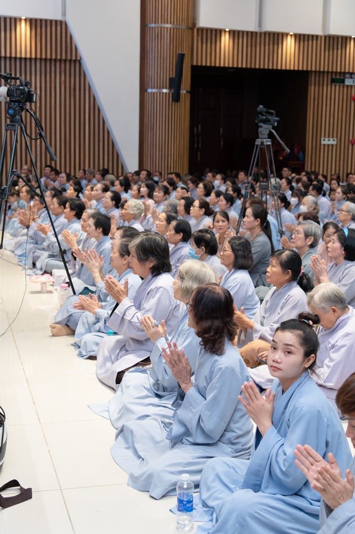 Tu niệm Phật một ngày