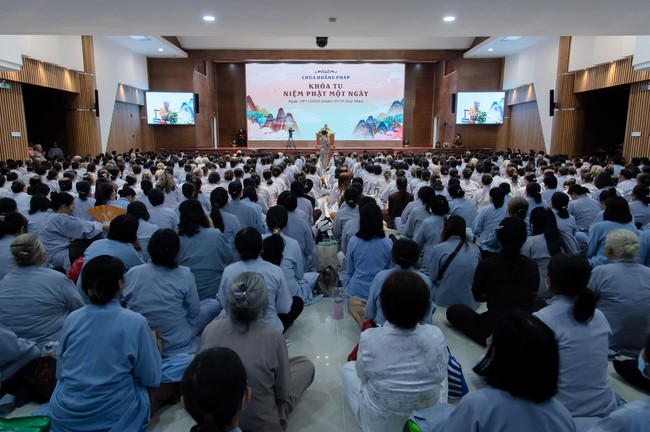 Tu niệm Phật một ngày