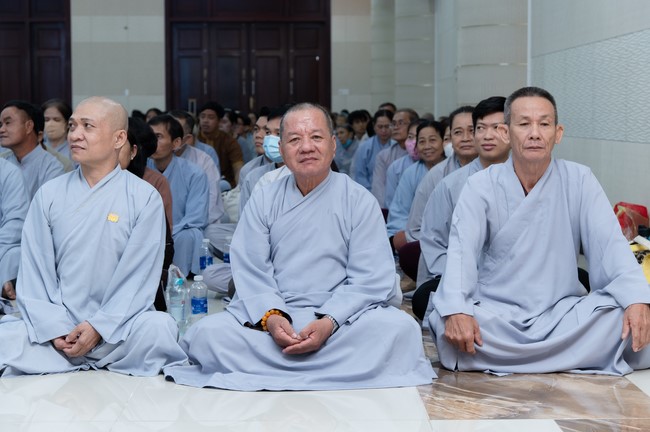 Tu niệm Phật một ngày