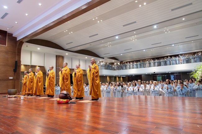 Tu niệm Phật một ngày