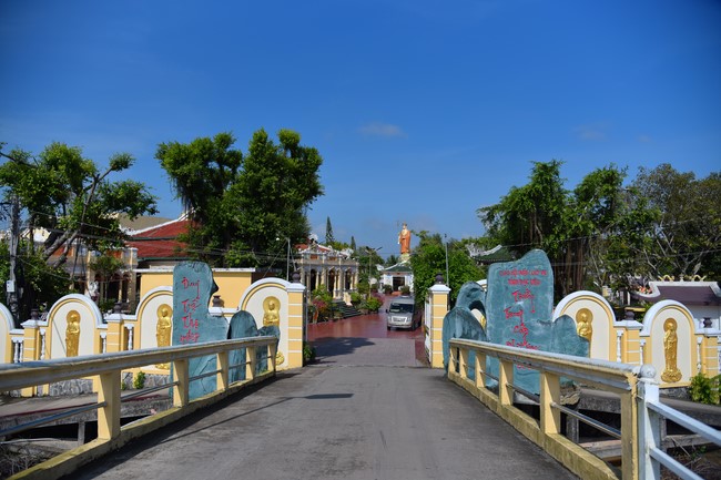 Quỹ đào tạo Tăng tài NCT cúng dường đến các trường TCPH tại 6 tỉnh miền Tây: Bến Tre, Trà Vinh, Vĩnh Long, Bạc Liêu, Sóc Trăng, Đồng Tháp