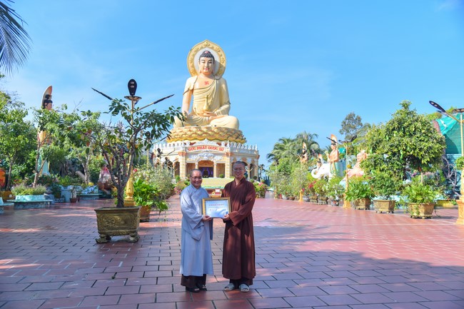 Quỹ đào tạo Tăng tài NCT cúng dường đến các trường TCPH tại 6 tỉnh miền Tây: Bến Tre, Trà Vinh, Vĩnh Long, Bạc Liêu, Sóc Trăng, Đồng Tháp