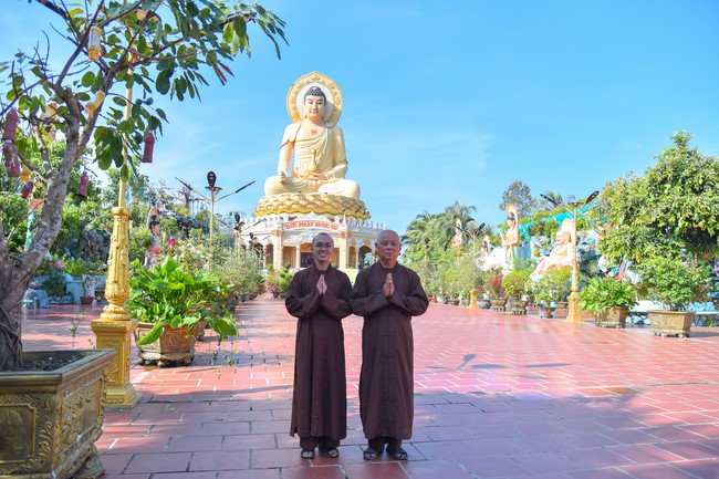 Quỹ đào tạo Tăng tài NCT cúng dường đến các trường TCPH tại 6 tỉnh miền Tây: Bến Tre, Trà Vinh, Vĩnh Long, Bạc Liêu, Sóc Trăng, Đồng Tháp