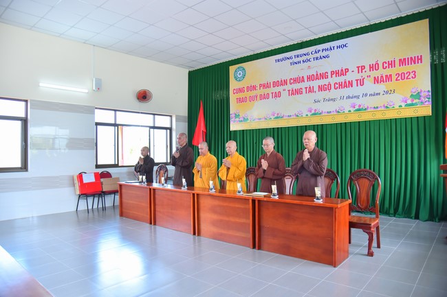 Quỹ đào tạo Tăng tài NCT cúng dường đến các trường TCPH tại 6 tỉnh miền Tây: Bến Tre, Trà Vinh, Vĩnh Long, Bạc Liêu, Sóc Trăng, Đồng Tháp