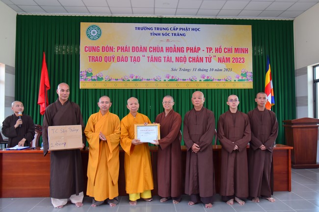 Quỹ đào tạo Tăng tài NCT cúng dường đến các trường TCPH tại 6 tỉnh miền Tây: Bến Tre, Trà Vinh, Vĩnh Long, Bạc Liêu, Sóc Trăng, Đồng Tháp